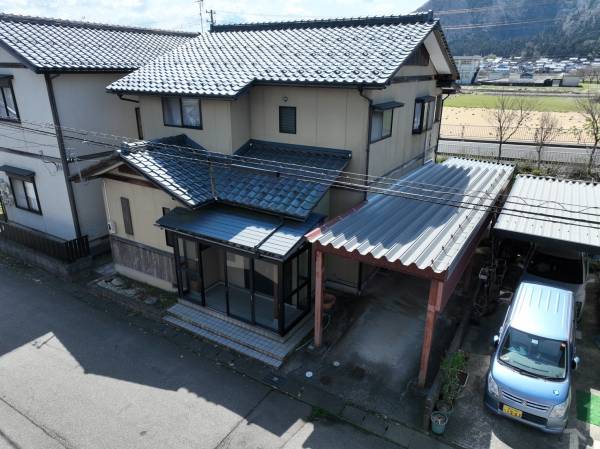 鯖江市落井町31字
価格：1,480万円