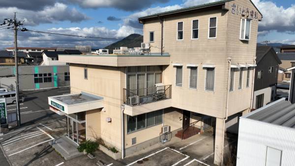 鯖江市神中町2丁目4-27
賃料：27.5万円/月